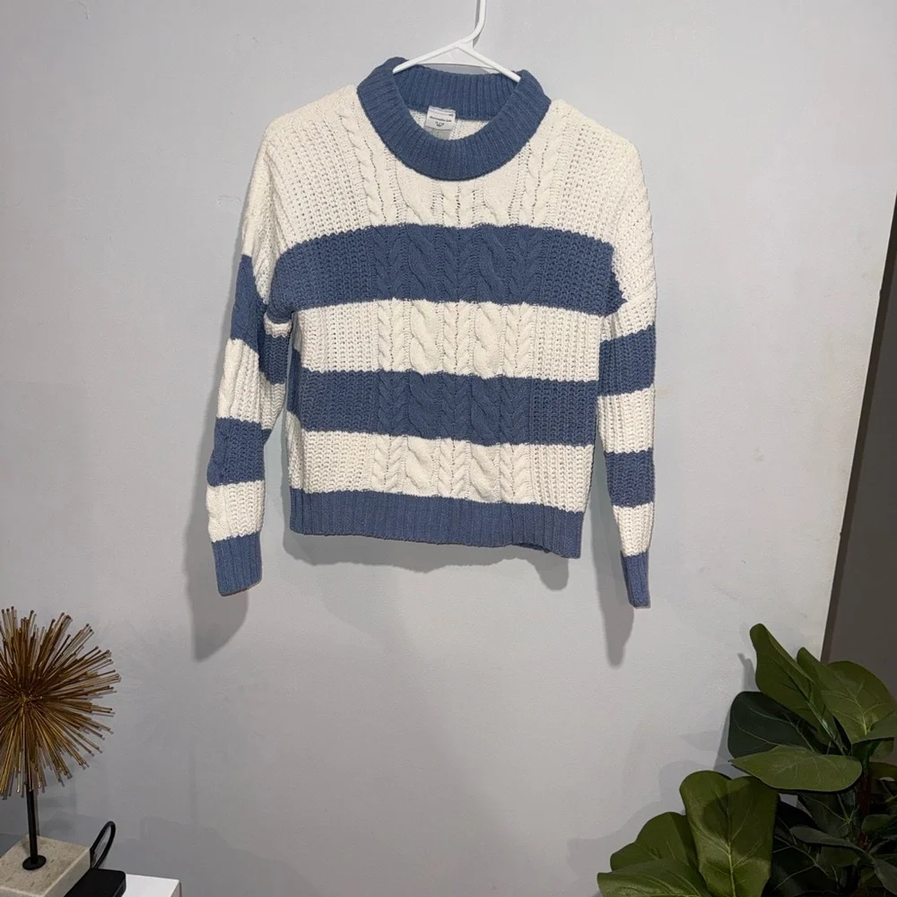Abercrombie Kids Blue and White Cable Knit Sweater